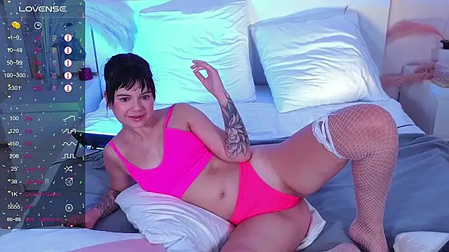 Lil Amelie online show from April 4, 8:35 am