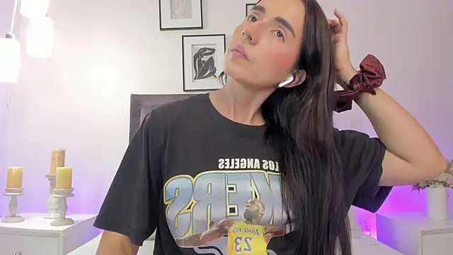 helen mooree online show from March 30, 1:22 pm