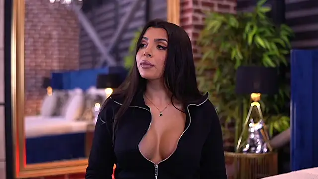 Snapshot of NicoleCellini chatting on October 15, 6:10 pm NicoleCellini online show from October 15, 6:10 pm