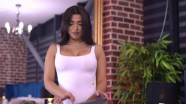 Snapshot of NicoleCellini chatting on November 1, 7:29 pm NicoleCellini online show from November 1, 7:29 pm