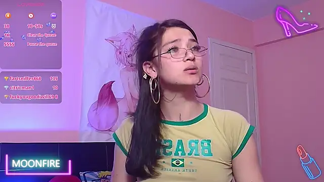 moonfiredancer online show from December 3, 2:47 am