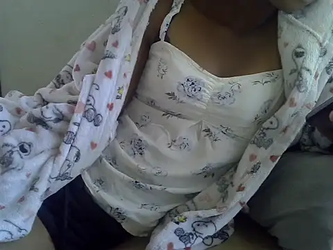 Snapshot of ElianeHot chatting on October 29, 8:51 am ElianeHot online show from October 29, 8:51 am