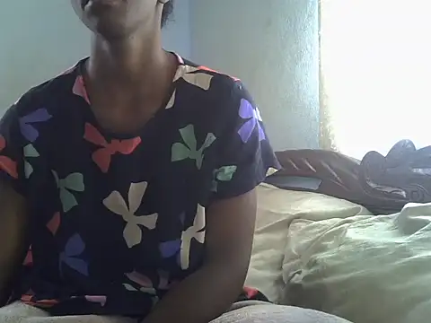 Snapshot of ElianeHot chatting on October 28, 8:42 am ElianeHot online show from October 28, 8:42 am