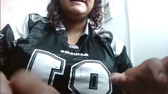 Alisteresa  online show from April 19, 1:27 am