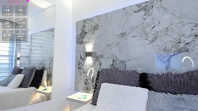 Snapshot of LIZ_HOLMES chatting on October 22, 11:15 am LIZ HOLMES online show from October 22, 11:15 am