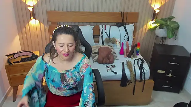 Snapshot of luciana_ballesteros_ chatting on October 3, 12:43 pm luciana ballesteros  online show from October 3, 12:43 pm