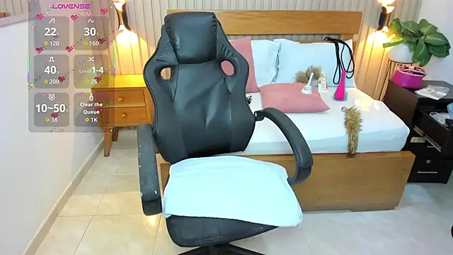 luciana ballesteros  online show from March 27, 12:28 pm