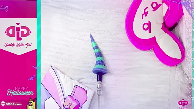 DaddysLittleGirl01 online show from October 30, 12:35 am