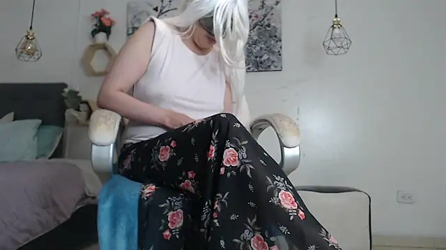 ghostwoman online show from October 8, 2:21 pm