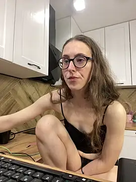 Snapshot of MartiniiSelenna chatting on September 19, 6:56 am MartiniiSelenna online show from September 19, 6:56 am