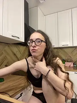 Snapshot of MartiniiSelenna chatting on October 18, 8:28 am MartiniiSelenna online show from October 18, 8:28 am