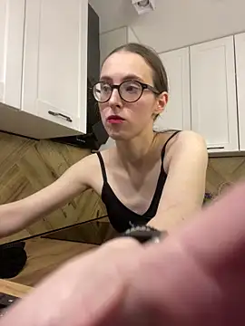 Snapshot of MartiniiSelenna chatting on October 20, 8:39 am MartiniiSelenna online show from October 20, 8:39 am