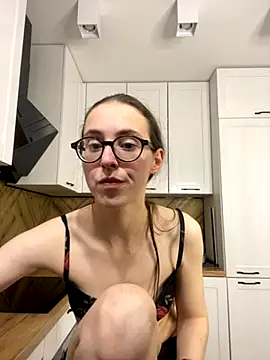 Snapshot of MartiniiSelenna chatting on October 21, 8:40 am MartiniiSelenna online show from October 21, 8:40 am