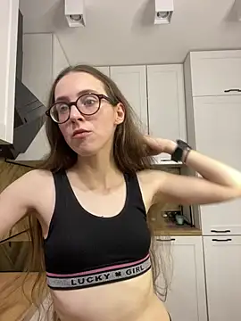 Snapshot of MartiniiSelenna chatting on September 23, 7:39 am MartiniiSelenna online show from September 23, 7:39 am