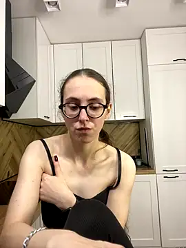 Snapshot of MartiniiSelenna chatting on October 9, 7:23 am MartiniiSelenna online show from October 9, 7:23 am