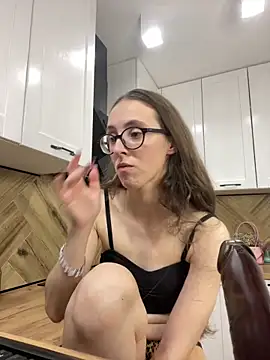 Snapshot of MartiniiSelenna chatting on September 18, 6:45 am MartiniiSelenna online show from September 18, 6:45 am