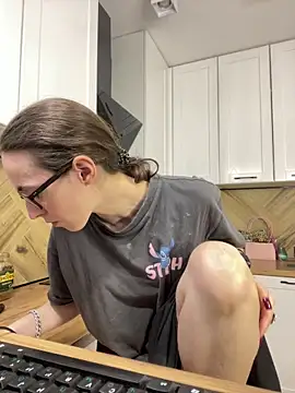 Snapshot of MartiniiSelenna chatting on October 3, 6:40 am MartiniiSelenna online show from October 3, 6:40 am