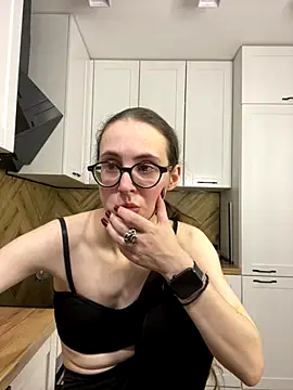 Snapshot of MartiniiSelenna chatting on October 10, 7:24 am MartiniiSelenna online show from October 10, 7:24 am