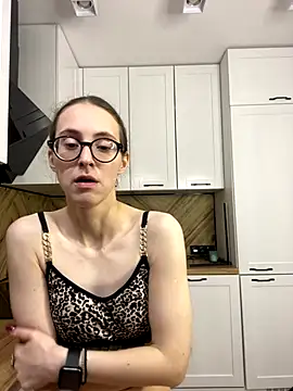 Snapshot of MartiniiSelenna chatting on September 21, 7:18 am MartiniiSelenna online show from September 21, 7:18 am