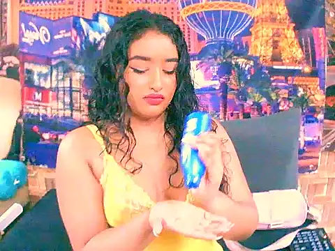 Snapshot of IndianAngel4u chatting on October 22, 5:45 am IndianAngel4u online show from October 22, 5:45 am