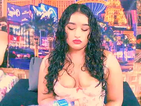 Snapshot of IndianAngel4u chatting on October 3, 5:45 am IndianAngel4u online show from October 3, 5:45 am