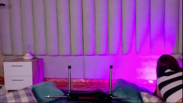 Snapshot of alaia-rogers chatting on September 19, 11:53 am alaia-rogers online show from September 19, 11:53 am