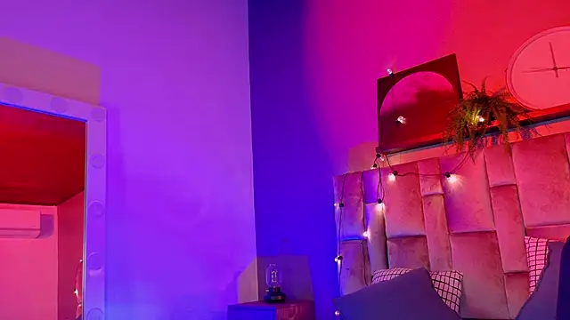 Snapshot of alaia-rogers chatting on October 14, 11:35 am alaia-rogers online show from October 14, 11:35 am