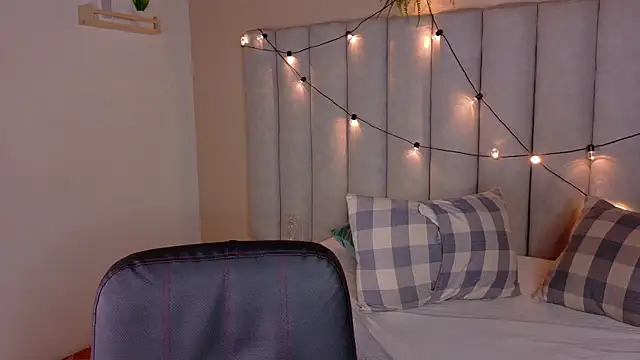 alaia-rogers online show from January 15, 12:00 pm