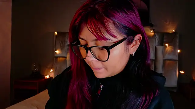 Snapshot of alaia-rogers chatting on September 18, 11:42 am alaia-rogers online show from September 18, 11:42 am