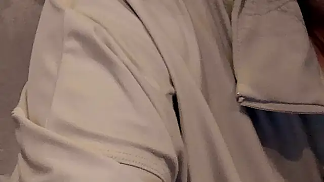 Snapshot of IceDanielles chatting on October 7, 12:42 pm IceDanielles online show from October 7, 12:42 pm