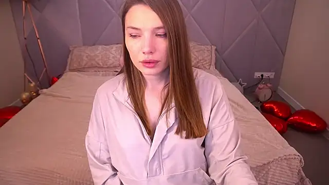 IceDanielles online show from March 4, 2:12 pm