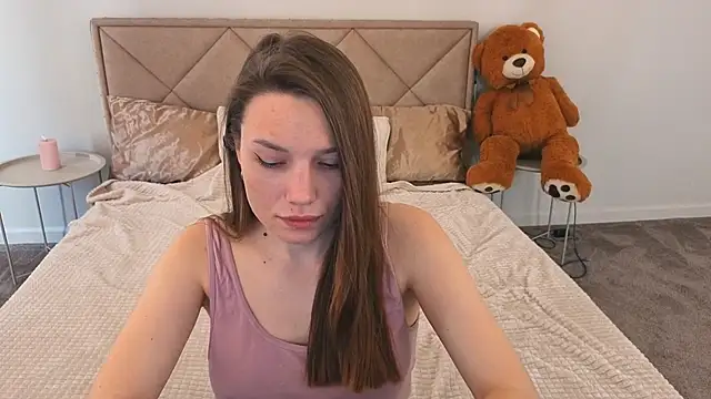 IceDanielles online show from April 4, 2:16 pm