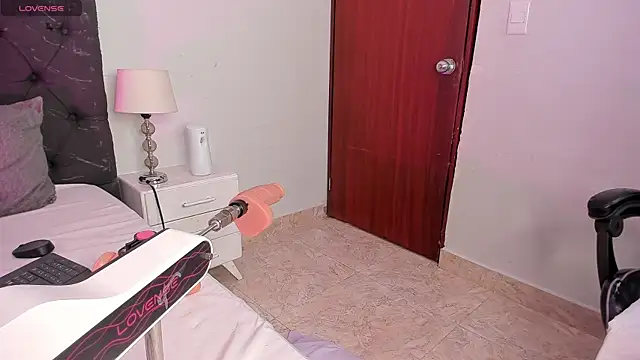 Snapshot of evelyn_23 chatting on October 30, 2:51 pm evelyn 23 online show from October 30, 2:51 pm