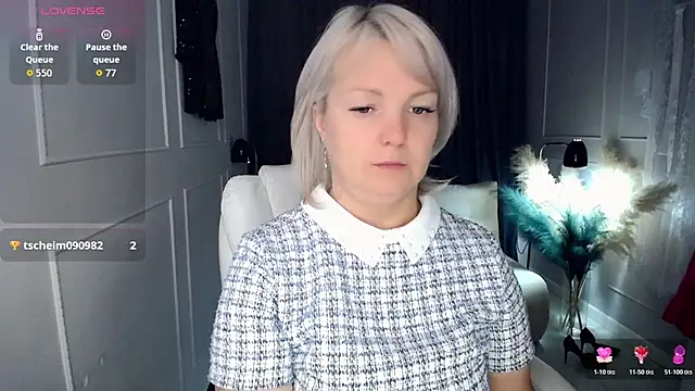 Juarnea online show from November 18, 8:15 am