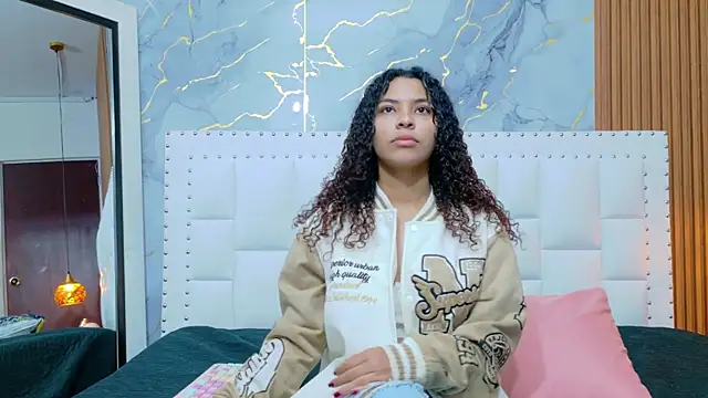 littleebonny online show from October 10, 7:30 pm