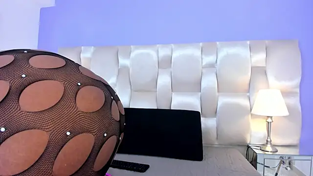 dirtyvictoria online show from September 29, 12:10 pm