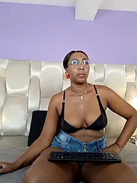 dirtyvictoria online show from October 4, 12:44 pm