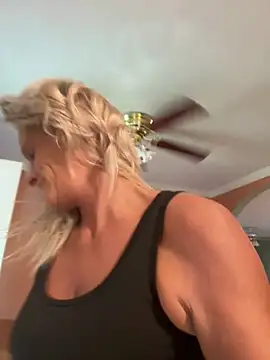 vixendoll87 online show from October 1, 4:45 pm