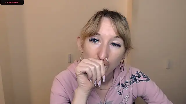 Snapshot of AmandaSell chatting on September 19, 8:24 am AmandaSell online show from September 19, 8:24 am