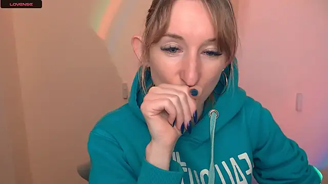 Snapshot of AmandaSell chatting on October 8, 7:24 am AmandaSell online show from October 8, 7:24 am