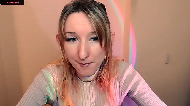 Snapshot of AmandaSell chatting on October 24, 7:48 am AmandaSell online show from October 24, 7:48 am