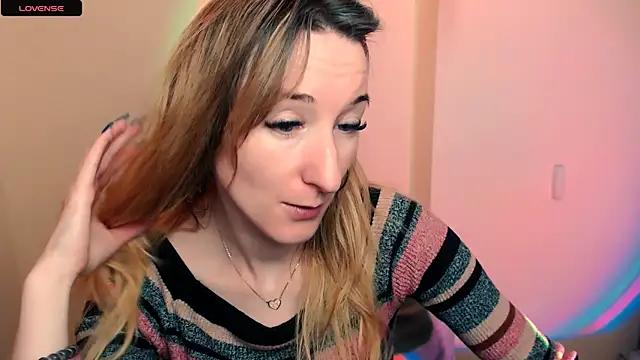 Snapshot of AmandaSell chatting on October 30, 10:27 am AmandaSell online show from October 30, 10:27 am