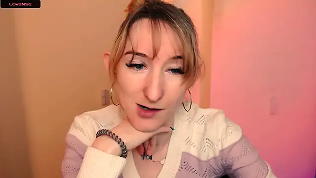 Snapshot of AmandaSell chatting on October 28, 10:10 am AmandaSell online show from October 28, 10:10 am