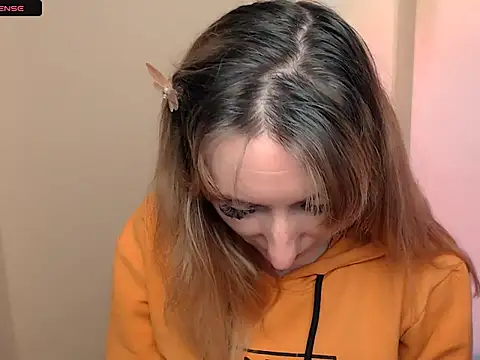 Snapshot of AmandaSell chatting on October 3, 8:41 am AmandaSell online show from October 3, 8:41 am