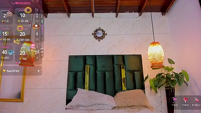 Snapshot of Taiissa_ chatting on September 20, 9:57 pm Taiissa online show from September 20, 9:57 pm