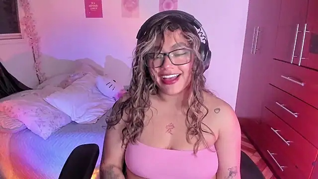 StephaniFox online show from October 8, 12:04 am