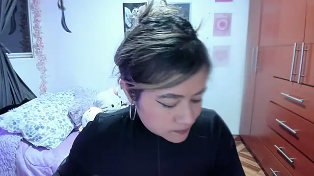 StephaniFox online show from April 7, 1:18 am