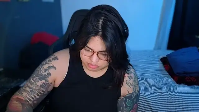 miacanela xo online show from April 20, 1:19 am