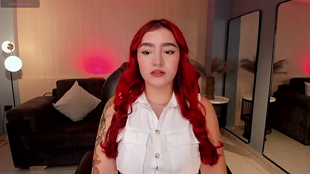 Snapshot of ViolettCastel chatting on October 27, 7:19 pm ViolettCastel online show from October 27, 7:19 pm