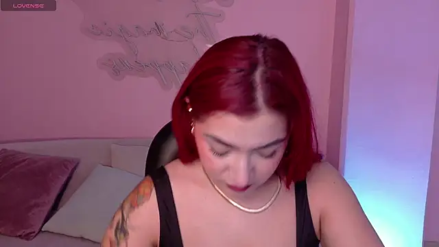 ViolettCastel online show from December 4, 6:41 pm